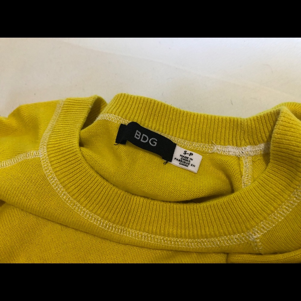 Cute Yellow Sweater 💛